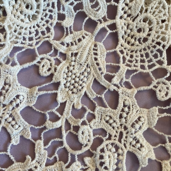 Lace top - Picture 3 of 4